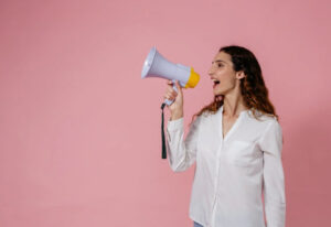 W ilu kanałach marketingowych trzeba się reklamować?