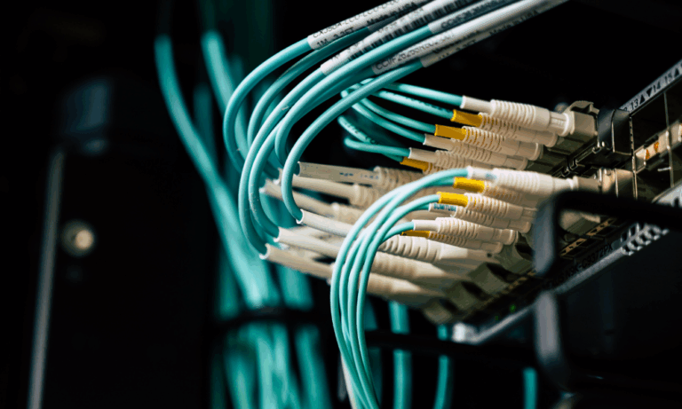 Serwery Minecraft jak wybrać i uruchomić własny serwer do gry