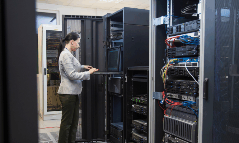 Serwer dedykowany zalety i kiedy warto go wybrać w biznesie